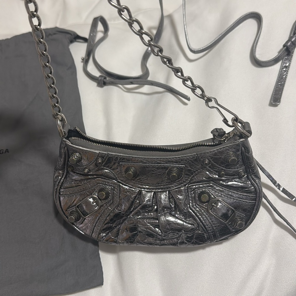 BALENCIAGA MINI CROSSBODY BAG - LIKE NEW - Picture 4 of 9